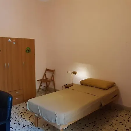 Stanza Privata In Appartamento Per Smart Working, Digital Nomads O Coliving *