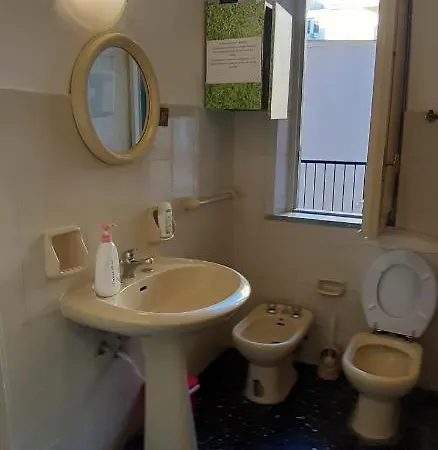 Stanza Privata In Appartamento Per Smart Working, Digital Nomads O Coliving Apartment *